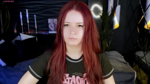 Snapshot of lily_moonlight chatting on May 2026 07:27:01 AM Lily online show from May 2026 07:27:01 AM