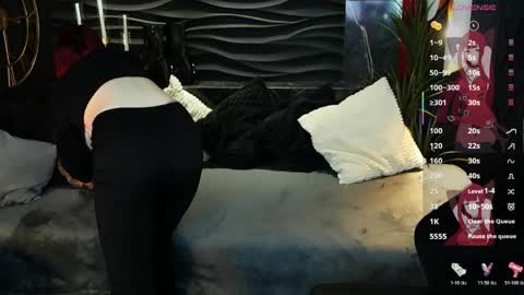 Snapshot of lily_moonlight chatting on May 2026 03:31:02 PM Lily online show from May 2026 03:31:02 PM