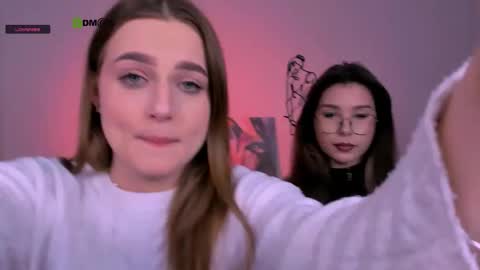 Lily online show from October 2025 07:03:01 PM