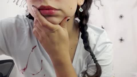 Lily Roberts online show from October 2025 03:44:02 PM