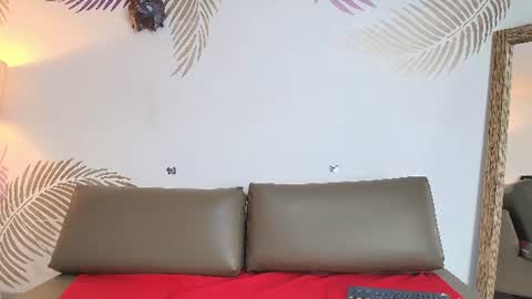 Lily Lauren online show from July 2026 01:37:01 PM