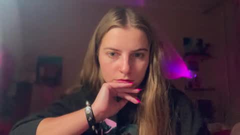 Lily online show from November 2025 05:40:02 PM