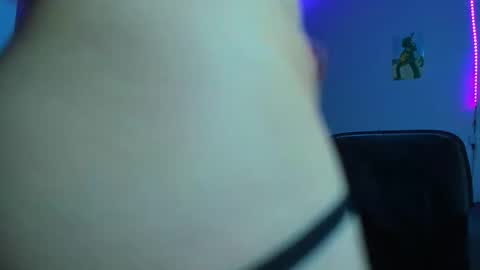 lily_stone04 online show from December 2025 05:57:01 AM