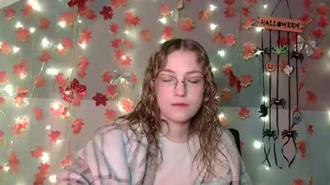 small lily online show from October 2025 05:12:02 PM