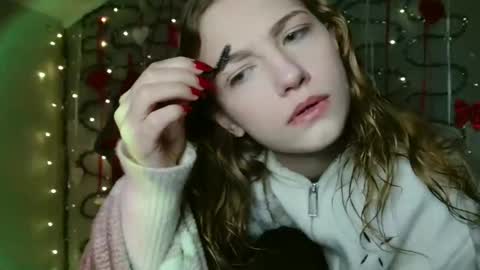 small lily online show from January 2026 07:11:02 AM