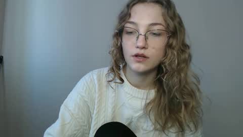 small lily online show from February 2026 10:05:01 AM