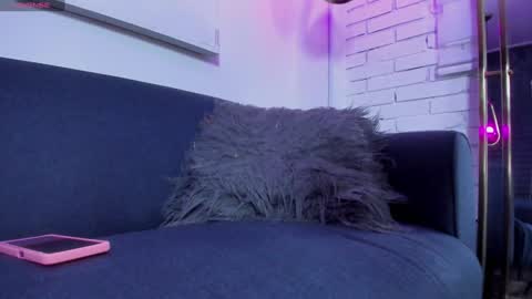 lily_waist online show from February 2025 02:13:01 PM