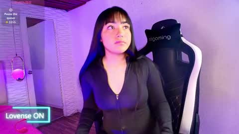 lily_waist online show from September 2025 11:12:02 AM