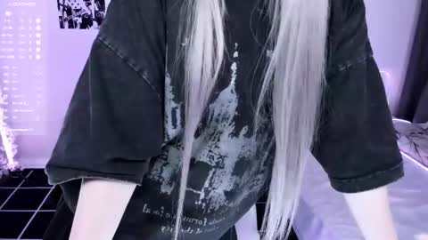 Lily online show from October 2025 04:01:02 AM