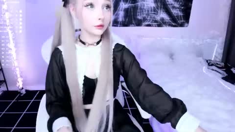 Snapshot of lily_weep chatting on July 2026 10:37:01 PM Lily online show from July 2026 10:37:01 PM
