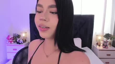Snapshot of lily_woodz chatting on June 2026 07:14:02 PM LilyWoodz online show from June 2026 07:14:02 PM