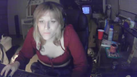 Snapshot of lilybvixen chatting on October 2025 05:16:02 AM lilybvixen online show from October 2025 05:16:02 AM