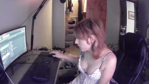 Snapshot of lilybvixen chatting on October 2025 01:34:01 PM lilybvixen online show from October 2025 01:34:01 PM