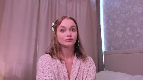 Snapshot of lilycoliins chatting on July 2026 10:40:01 AM lilycoliins online show from July 2026 10:40:01 AM