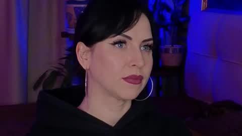 Lily online show from November 2025 04:06:01 PM