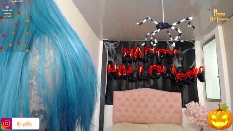 lilyfox23 online show from October 2025 01:34:02 PM