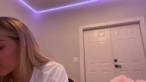 Lily Summers online show from February 2025 03:00:02 AM