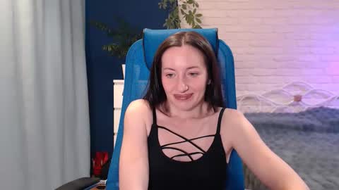 Lily online show from October 2025 05:37:01 AM