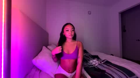 Snapshot of lilypowpow chatting on December 2025 01:24:01 AM lilypowpow online show from December 2025 01:24:01 AM