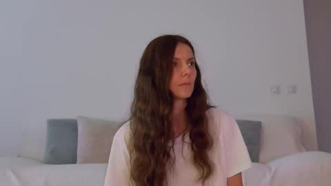 Lily online show from October 2025 01:22:01 PM