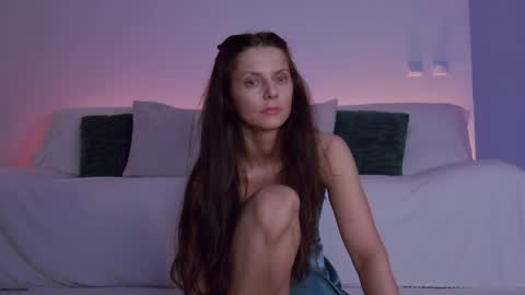 Lily online show from April 2026 06:16:01 PM