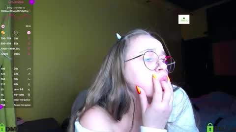 Lily online show from November 2025 08:53:01 PM