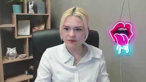 Snapshot of lilysweetxo chatting on February 2026 04:29:01 PM Lily online show from February 2026 04:29:01 PM