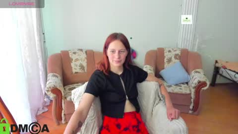 Snapshot of lilyviolet7 chatting on June 2026 09:29:01 AM Hi Im Lily online show from June 2026 09:29:01 AM