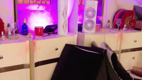 Snapshot of lilyybigass chatting on February 2026 01:09:01 AM Lilly online show from February 2026 01:09:01 AM