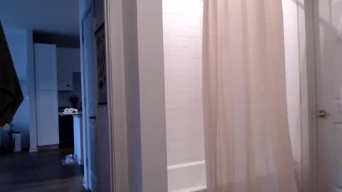 Lily Monroe online show from November 2025 08:00:01 PM