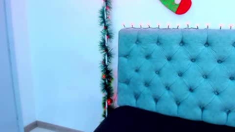  Lina Bedoya  online show from December 2024 02:32:01 PM