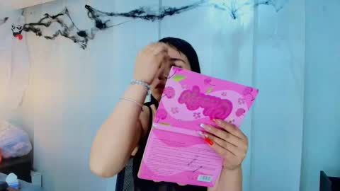  Lina Bedoya  online show from November 2025 11:42:02 AM