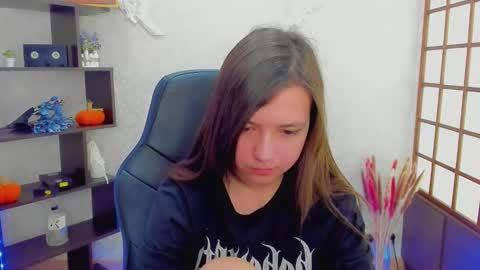 Lina online show from December 2024 02:12:02 AM