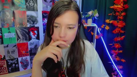 Lina online show from December 2024 02:23:01 AM