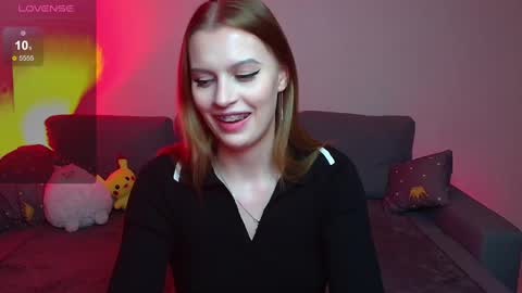 lina_bush online show from December 2024 07:00:01 PM