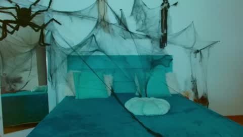 lina_muse_ online show from October 2025 01:36:03 PM