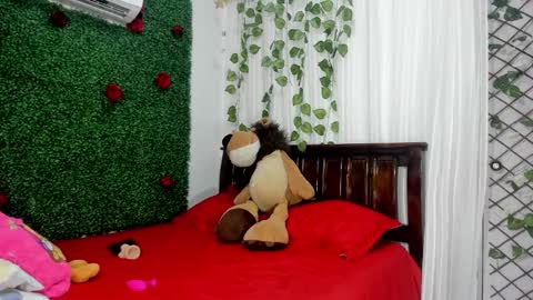 Snapshot of lina_paola chatting on December 2024 11:41:02 PM paola online show from December 2024 11:41:02 PM