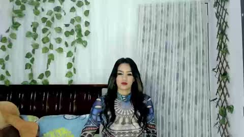Snapshot of lina_paola chatting on January 2025 11:09:01 PM paola online show from January 2025 11:09:01 PM