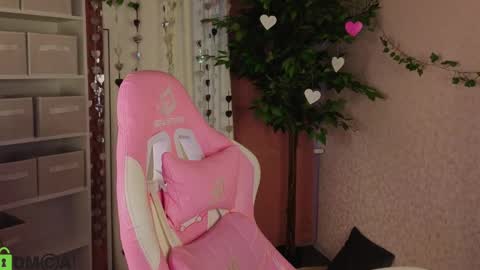 Snapshot of lina_reeds chatting on February 2026 01:06:01 AM LINA online show from February 2026 01:06:01 AM