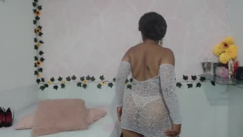 LINA SANCHEZ online show from September 2025 01:33:02 PM