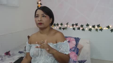 LINA SANCHEZ online show from October 2025 01:20:01 PM
