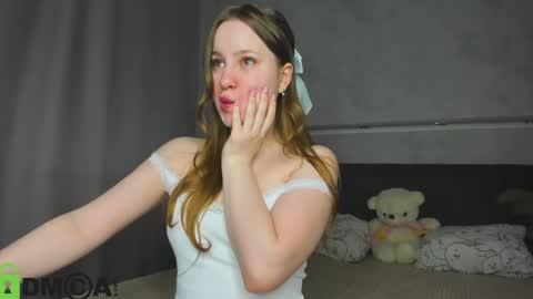Snapshot of lina_smilee chatting on May 2026 01:01:02 AM Lina online show from May 2026 01:01:02 AM