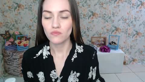 Lina online show from February 2025 06:46:02 AM