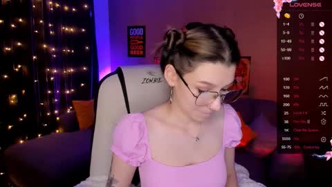 Lina online show from October 2025 02:42:01 AM