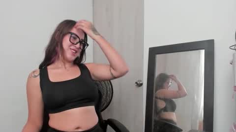 Lina Camsa online show from September 2025 06:19:02 PM