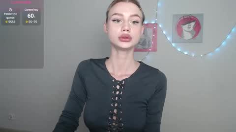 linacute52 online show from February 2025 09:41:02 PM