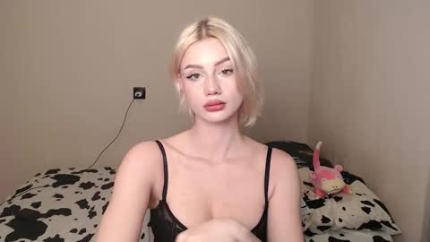 linacute52 online show from November 2025 08:13:02 PM