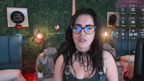 Lina  online show from January 2026 11:15:02 AM