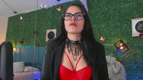 Lina  online show from February 2026 11:29:02 AM