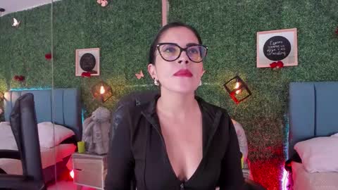 Lina  online show from February 2026 11:30:01 AM